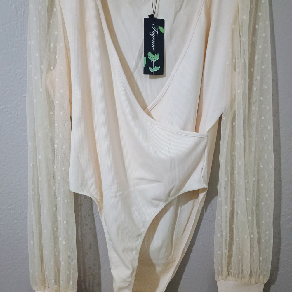 Chic Cream Bodysuit with Sheer Sleeves